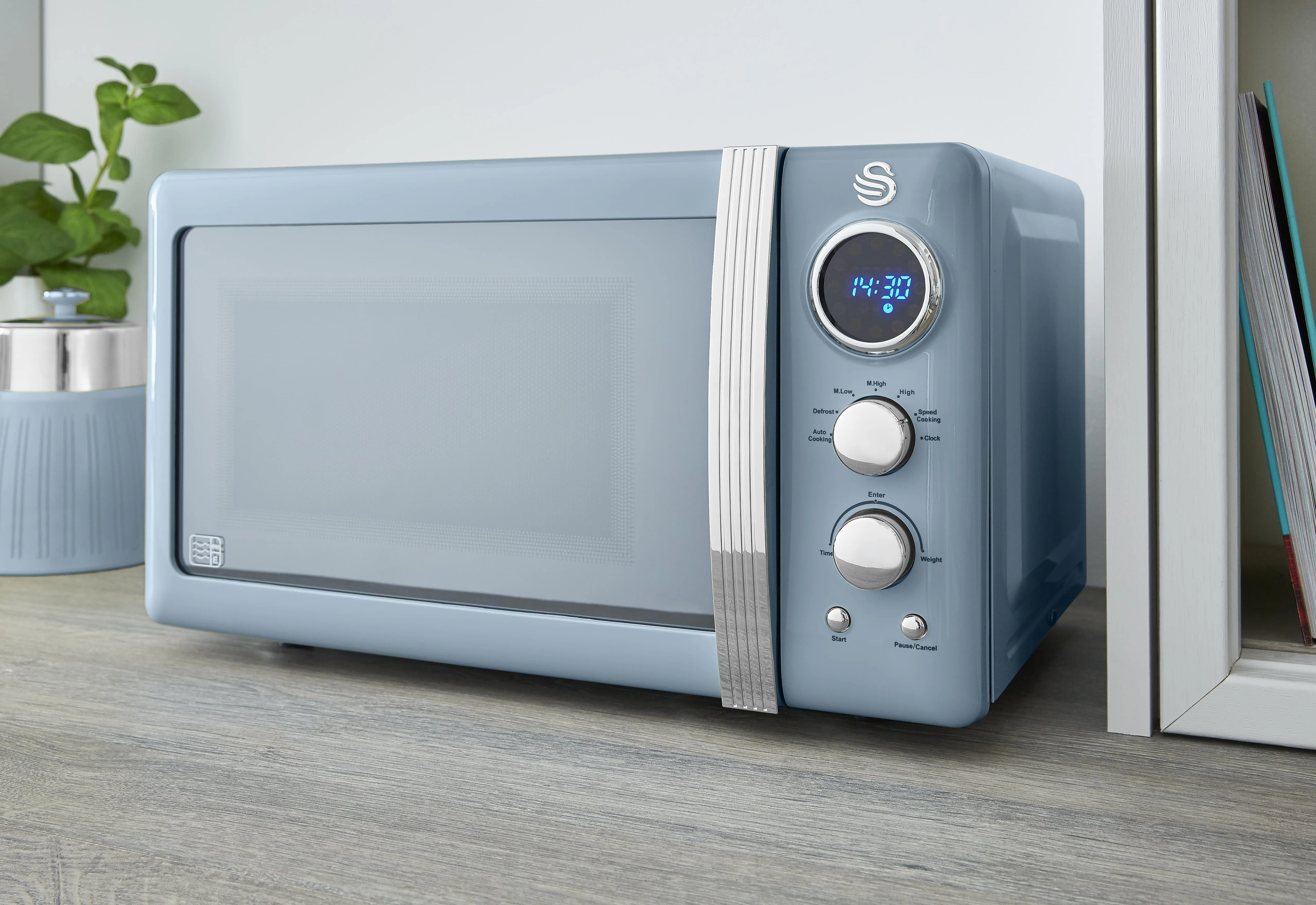 800W Retro Digital Microwave