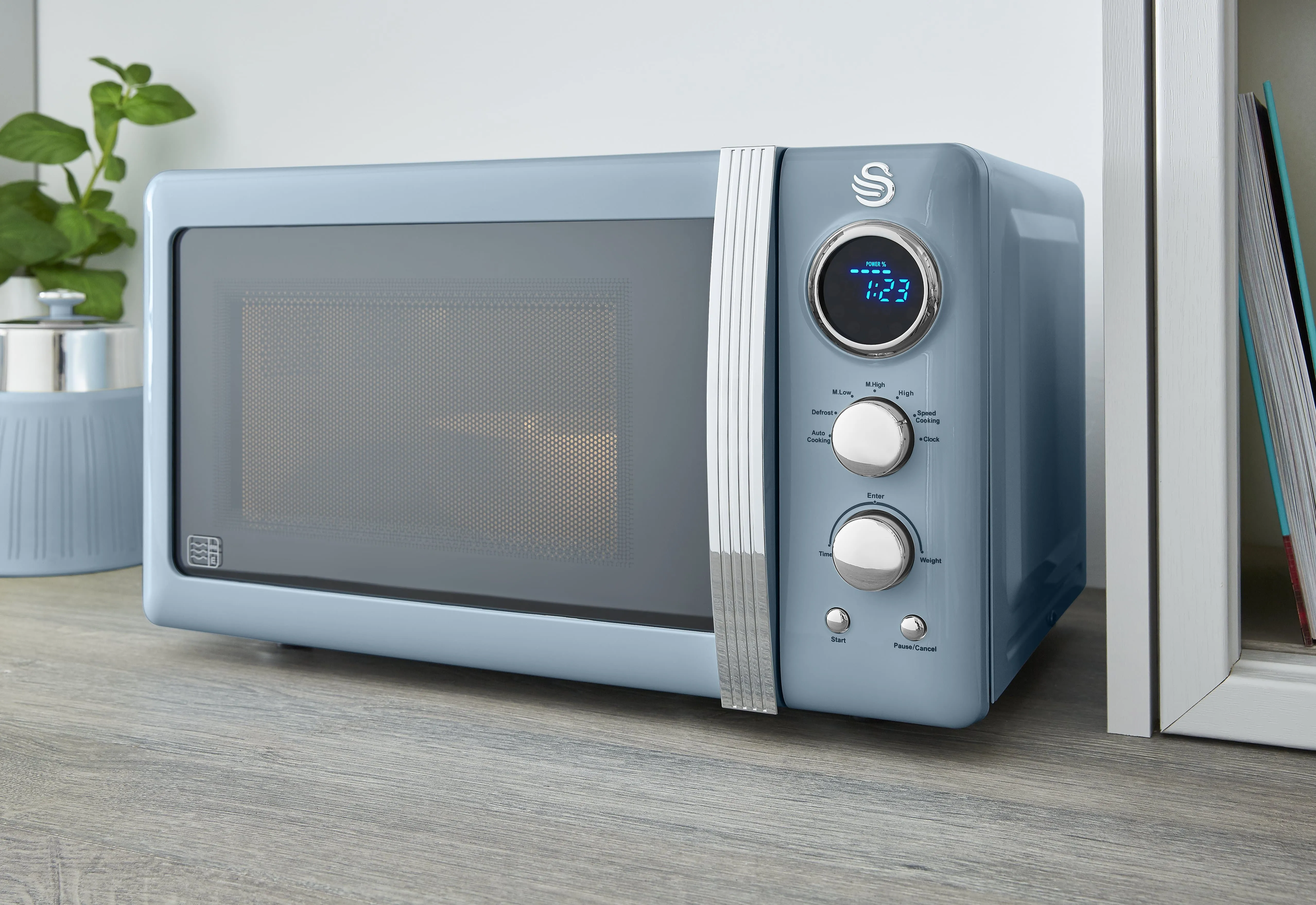 800W Retro Digital Microwave