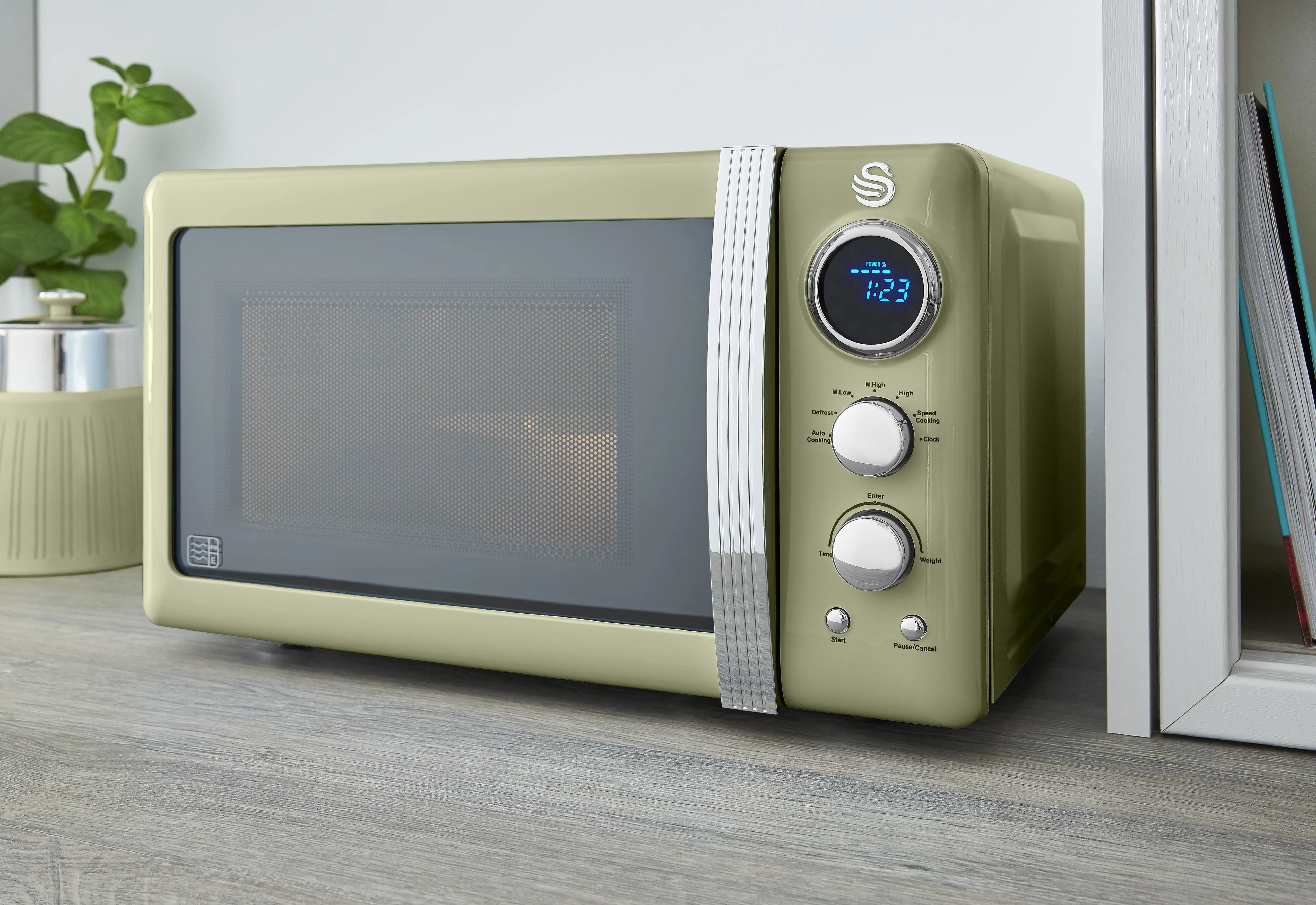 800W Retro Digital Microwave