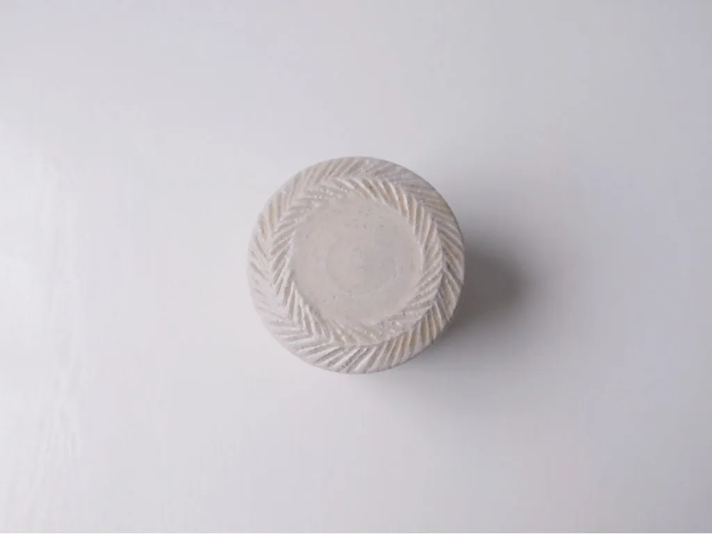 Feather Patterned Pot with Lid by Mishio Suzuki