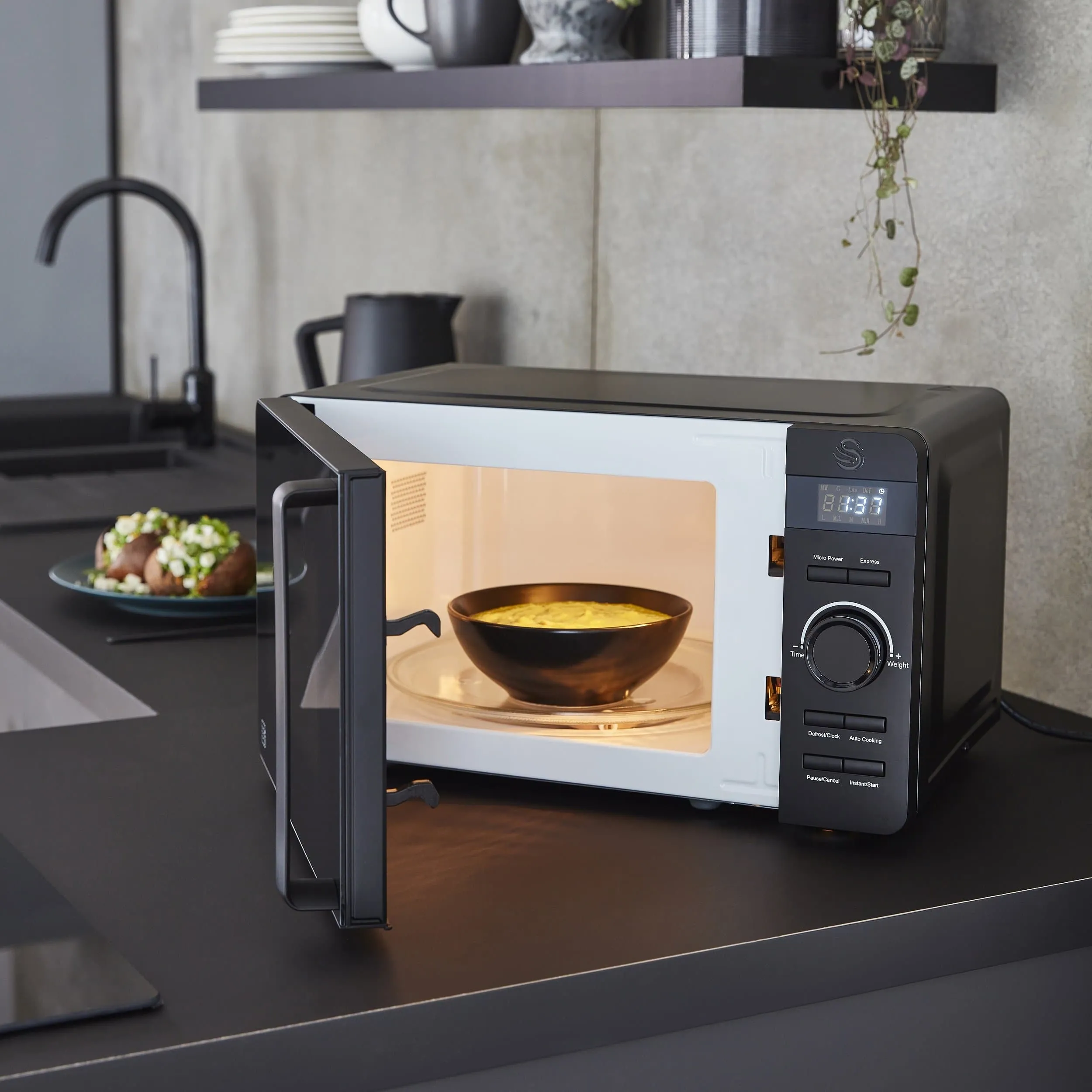 Swan Stealth 20L Digital Microwave Black